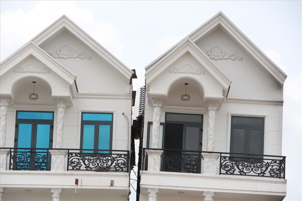 XỬ LÝ NHÀ NGHIÊNG